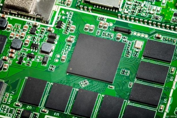 高分辨率顯示器對電路板有哪些特殊要求？第1張