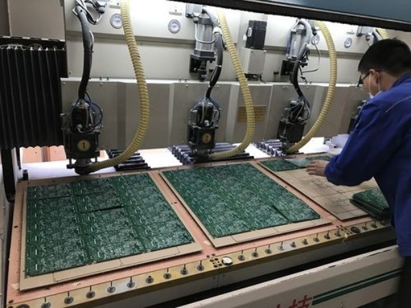 太陽能控制器PCB板的設(shè)計要點有哪些？第1張