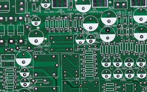 如何解決汽車啟動電源電路板的散熱問題？第1張